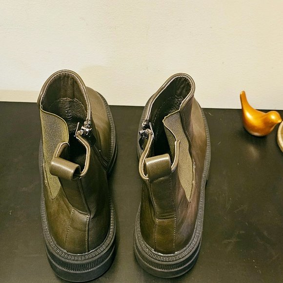 Platform Chelsea Boots - Picture 6 of 6